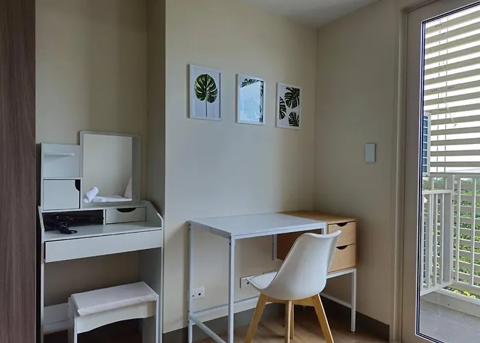 Modern & New, Work Desk, Fast Internet, Balcony Apartment Manila
