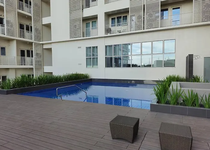 Modern & New, Work Desk, Fast Internet, Balcony Apartment Manila