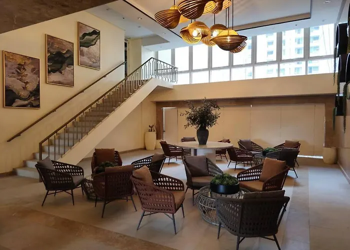 Apartment Modern & New, Work Desk, Fast Internet, Balcony