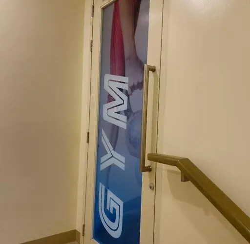 Modern & New, Work Desk, Fast Internet, Balcony * Manila
