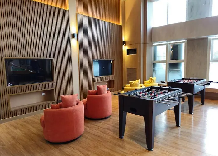 Apartment Modern & New, Work Desk, Fast Internet, Balcony